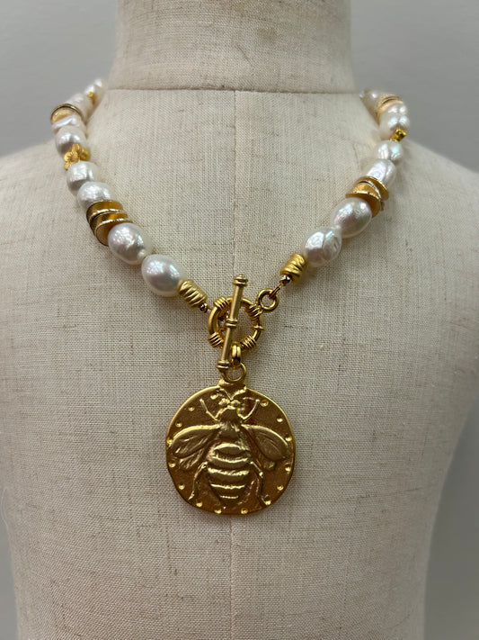 Bee Disc with Pearls Necklace